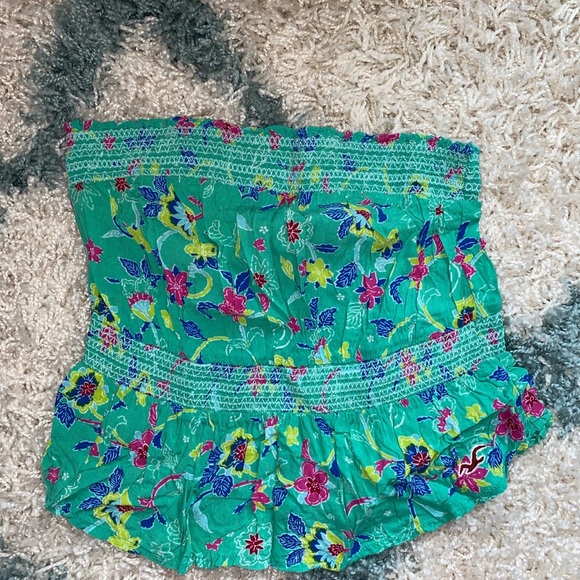 COPY - Hollister Strapless Tops 2 in a Set - Picture 3 of 4